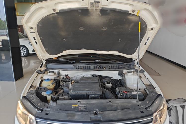 Used Volkswagen Gran Lavida 2015 1.6L Automatic Comfort Edition Engine Bay