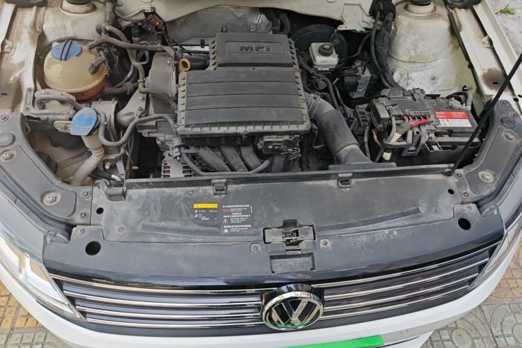 Used Volkswagen Gran Lavida 2015 1.6L Automatic Comfort Edition Engine Bay
