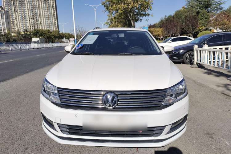 Used Volkswagen Gran Lavida 2015 1.6L Manual Comfort Edition Exterior 1