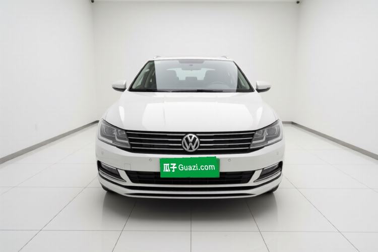 Used Volkswagen Gran Lavida 2015 1.6L Automatic Comfort Edition Exterior 1
