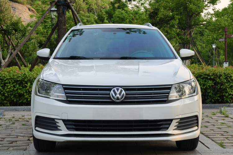 Used Volkswagen Gran Lavida 2015 1.6L Automatic Fashion Edition Exterior 1