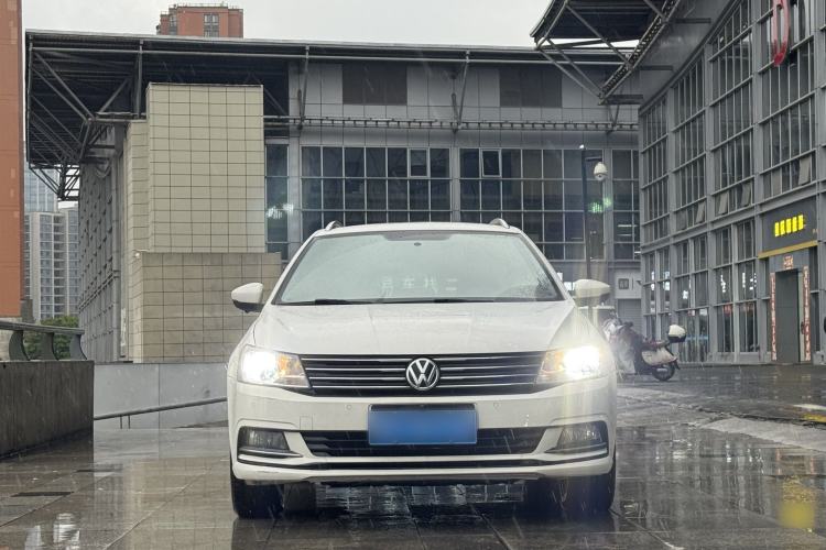 Used Volkswagen Gran Lavida 2015 1.6L Automatic Comfort Edition Exterior 1