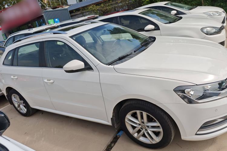 Used Volkswagen Gran Lavida 2015 1.6L Manual Comfort Edition Exterior 2