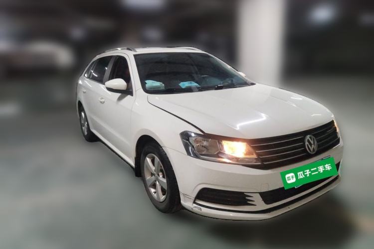 Used Volkswagen Gran Lavida 2015 1.6L Automatic Fashion Edition Exterior 2