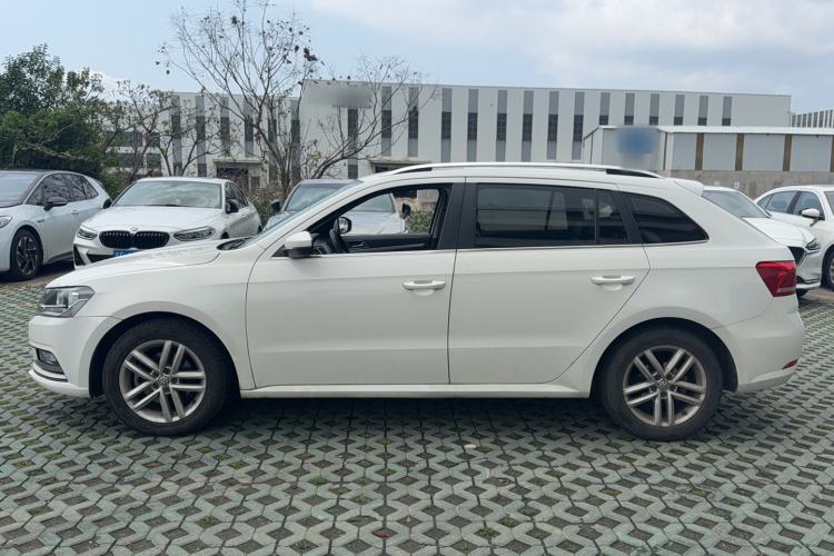 Used Volkswagen Gran Lavida 2015 1.6L Automatic Comfort Edition Exterior 3