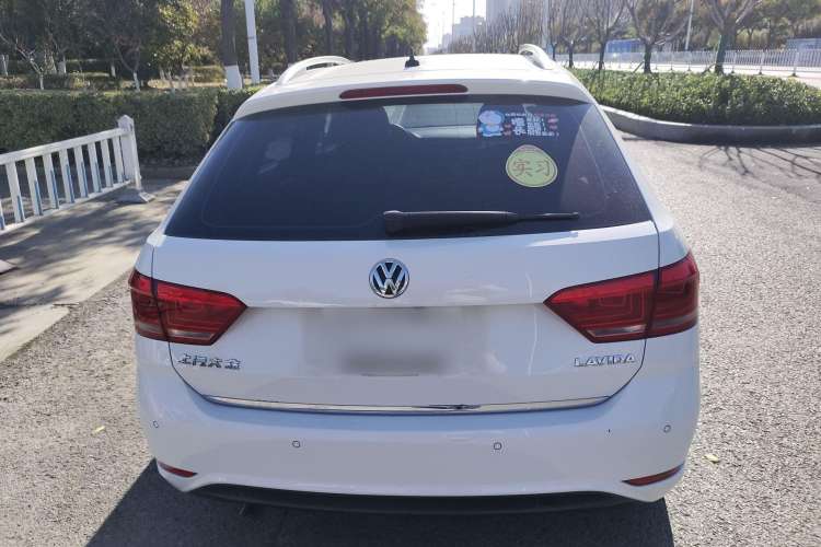 Used Volkswagen Gran Lavida 2015 1.6L Manual Comfort Edition Exterior 4