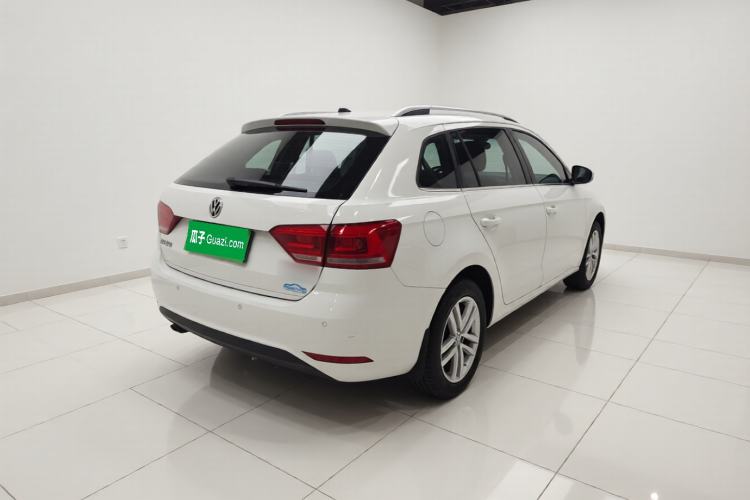 Used Volkswagen Gran Lavida 2015 1.6L Automatic Comfort Edition Exterior 5