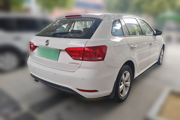 Used Volkswagen Gran Lavida 2015 1.6L Automatic Fashion Edition Exterior 5