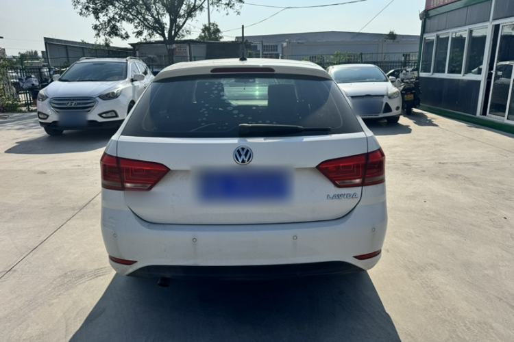 Used Volkswagen Gran Lavida 2015 1.6L Automatic Fashion Edition Exterior 5