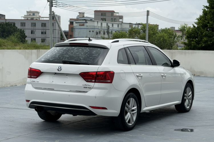 Used Volkswagen Gran Lavida 2015 230TSI DSG Comfort Edition Exterior 5