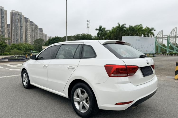 Used Volkswagen Gran Lavida 2015 1.6L Automatic Fashion Edition Exterior 6