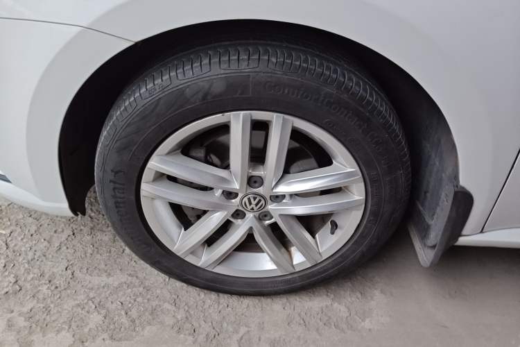 Used Volkswagen Gran Lavida 2015 230TSI DSG Comfort Edition Exterior 7