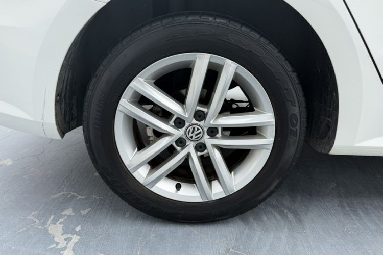 Used Volkswagen Gran Lavida 2015 230TSI DSG Comfort Edition Exterior 8