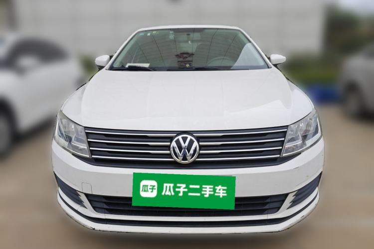 Used Volkswagen Gran Lavida 2015 1.6L Manual Fashion Edition Front