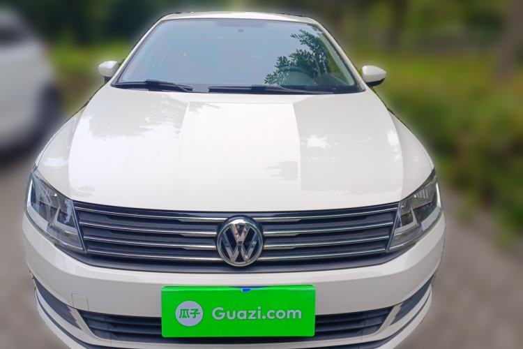 Used Volkswagen Gran Lavida 2015 1.6L Automatic Fashion Edition Front