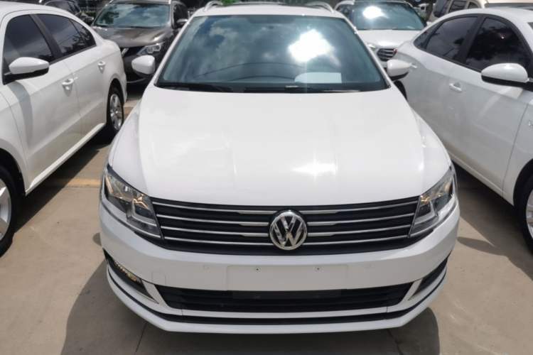 Used Volkswagen Gran Lavida 2015 1.6L Manual Comfort Edition Front