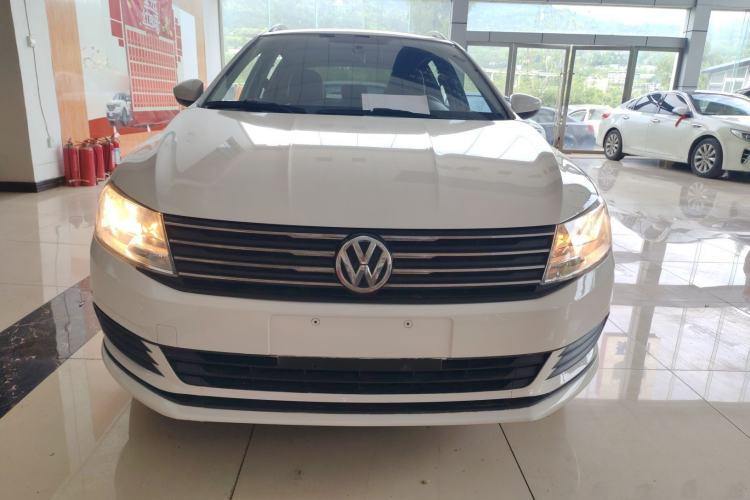 Used Volkswagen Gran Lavida 2015 1.6L Automatic Fashion Edition Front