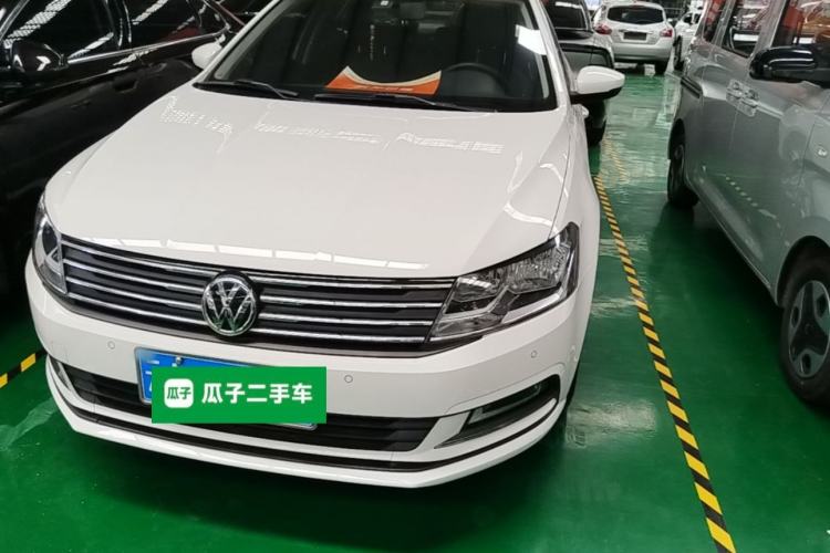 Used Volkswagen Gran Lavida 2015 1.6L Manual Comfort Edition Front