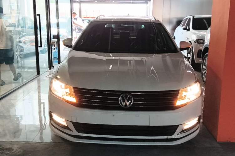 Used Volkswagen Gran Lavida 2015 230TSI DSG Comfort Edition Front