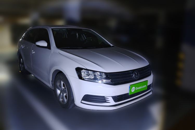 Used Volkswagen Gran Lavida 2015 1.6L Automatic Fashion Edition Front Right 45 Deg