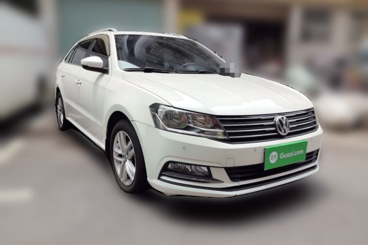 Used Volkswagen Gran Lavida 2015 1.6L Automatic Comfort Edition Front Right 45 Deg