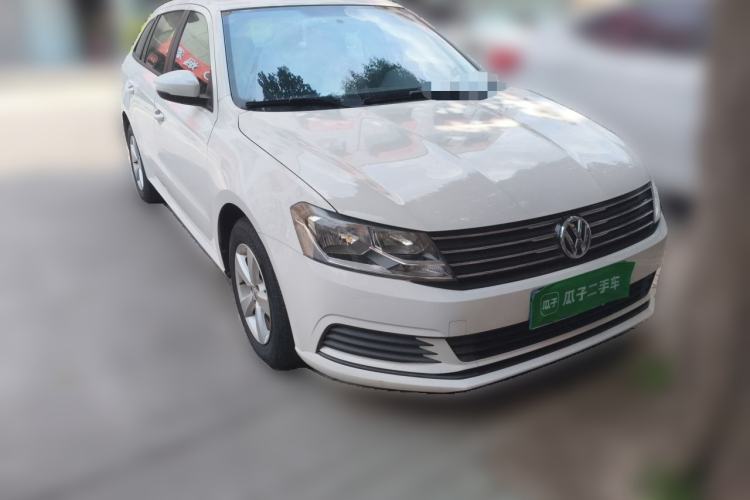 Used Volkswagen Gran Lavida 2015 1.6L Automatic Fashion Edition Front Right 45 Deg