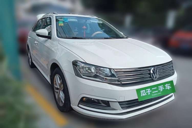 Used Volkswagen Gran Lavida 2015 230TSI DSG Comfort Edition Front Right 45 Deg