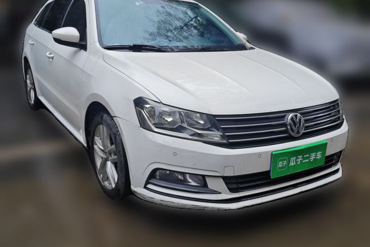 Used Volkswagen Gran Lavida 2015 1.6L Automatic Comfort Edition Front Right 45 Deg