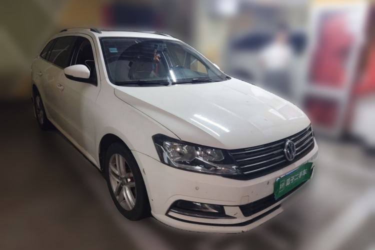 Used Volkswagen Gran Lavida 2015 1.6L Automatic Comfort Edition Front Right 45 Deg