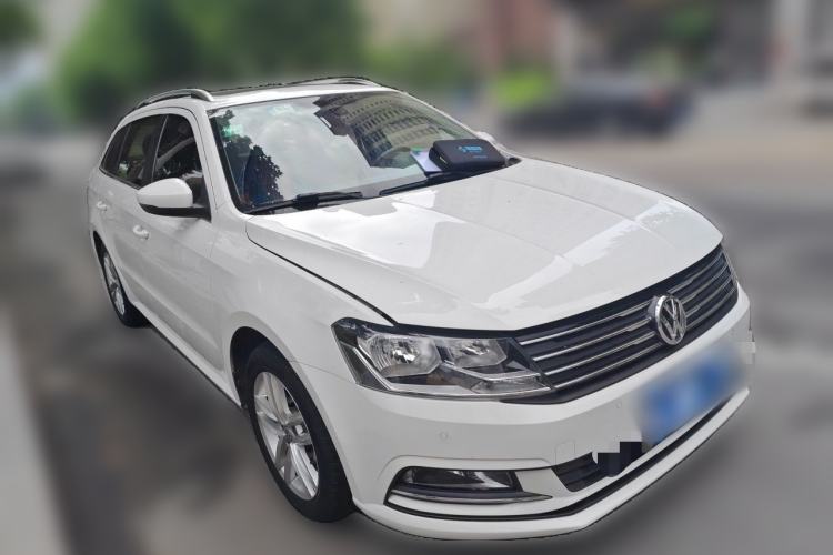 Used Volkswagen Gran Lavida 2015 1.6L Automatic Comfort Edition Front Right 45 Deg
