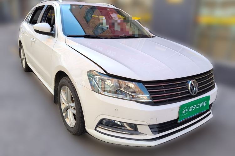 Used Volkswagen Gran Lavida 2015 1.6L Automatic Comfort Edition Front Right 45 Deg