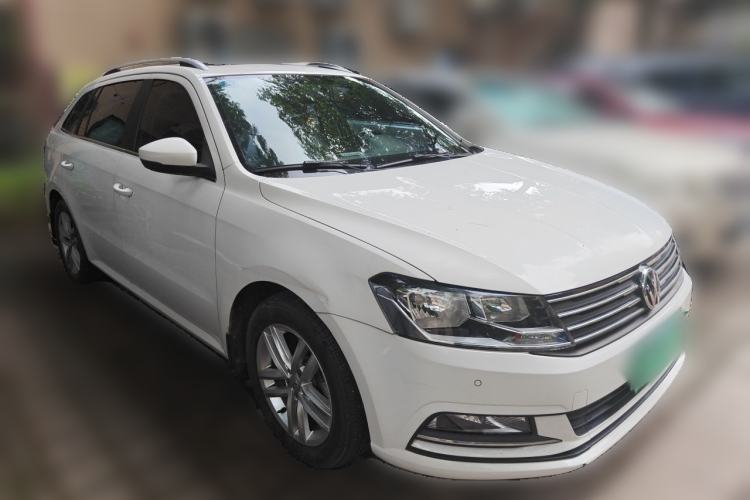 Used Volkswagen Gran Lavida 2015 1.6L Automatic Comfort Edition Front Right 45 Deg