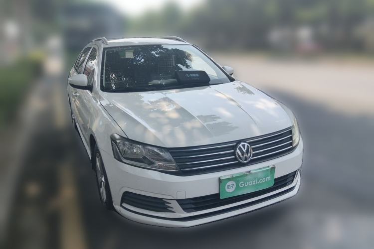 Used Volkswagen Gran Lavida 2015 1.6L Automatic Fashion Edition Front Right 45 Deg