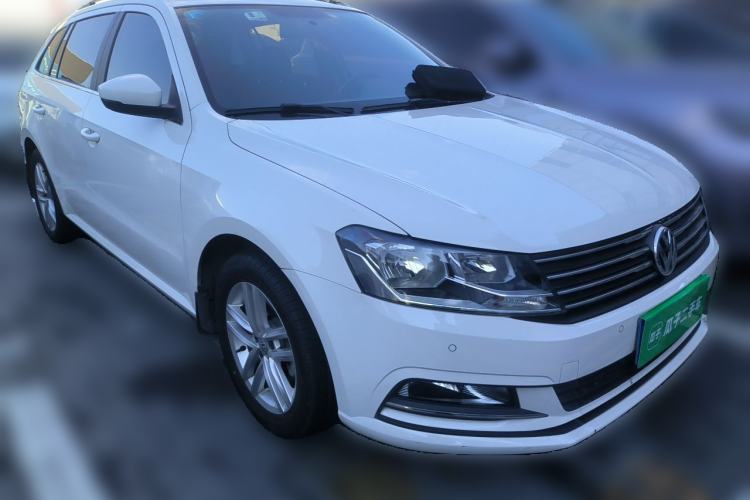 Used Volkswagen Gran Lavida 2015 1.6L Automatic Comfort Edition Front Right 45 Deg