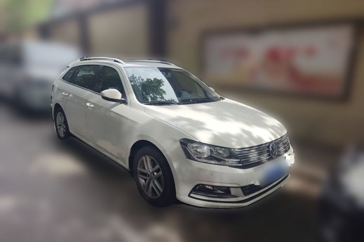 Used Volkswagen Gran Lavida 2015 230TSI DSG Comfort Edition Front Right 45 Deg
