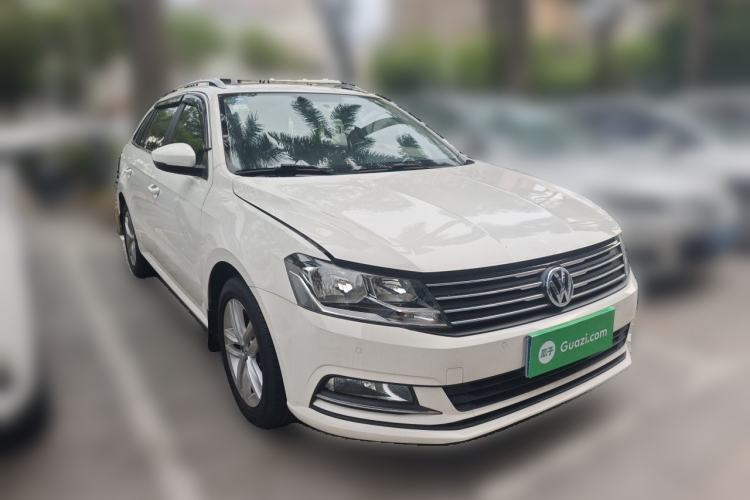 Used Volkswagen Gran Lavida 2015 1.6L Automatic Comfort Edition Front Right 45 Deg