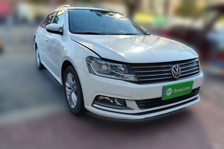 Used Volkswagen Gran Lavida 2015 1.6L Automatic Comfort Edition Front Right 45 Deg