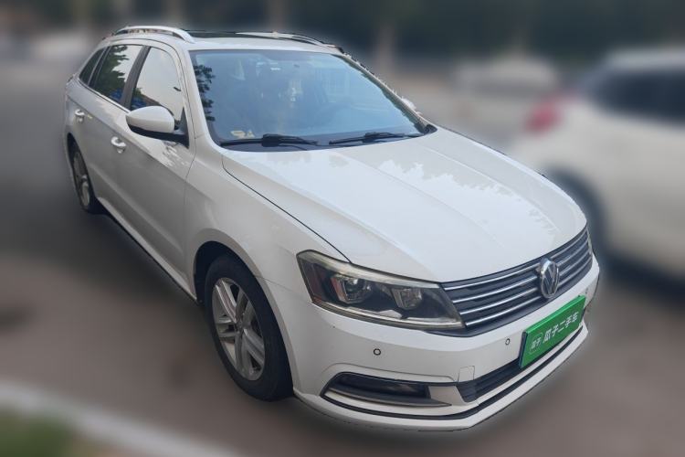 Used Volkswagen Gran Lavida 2015 1.6L Automatic Comfort Edition Front Right 45 Deg