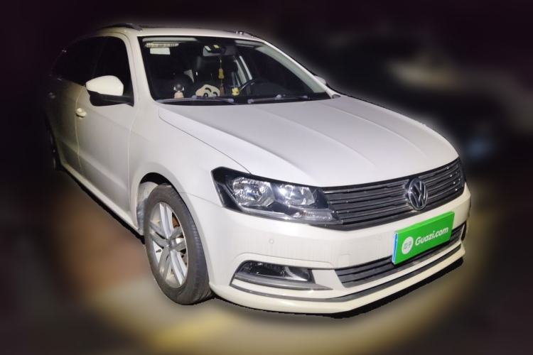 Used Volkswagen Gran Lavida 2015 1.6L Automatic Comfort Edition Front Right 45 Deg