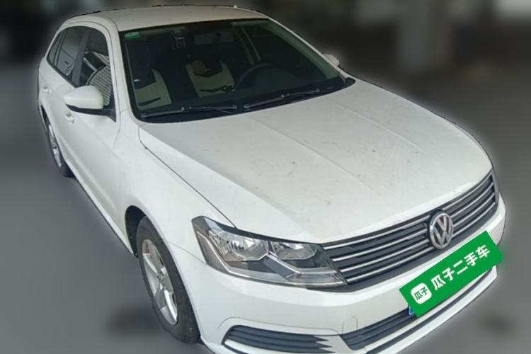 Used Volkswagen Gran Lavida 2015 1.6L Automatic Fashion Edition Front Right 45 Deg