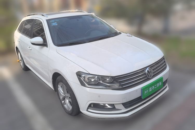 Used Volkswagen Gran Lavida 2015 1.6L Automatic Comfort Edition Front Right 45 Deg