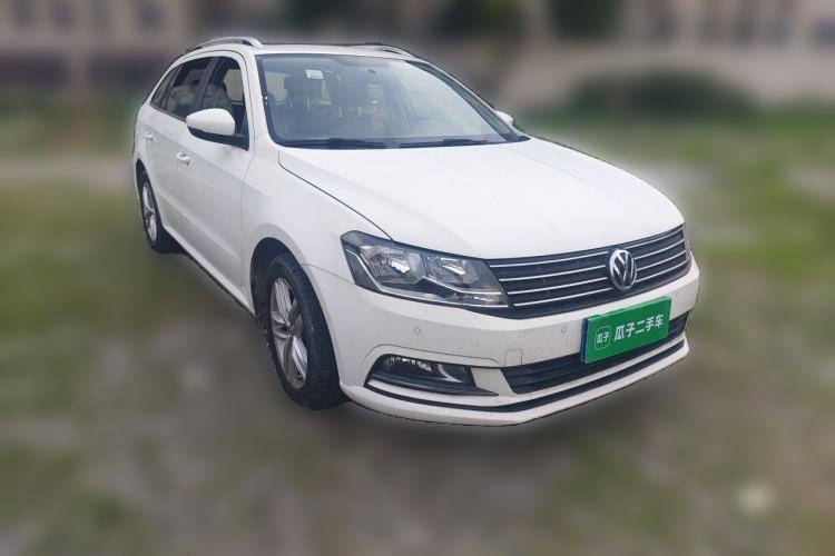 Used Volkswagen Gran Lavida 2015 1.6L Manual Comfort Edition Front Right 45 Deg