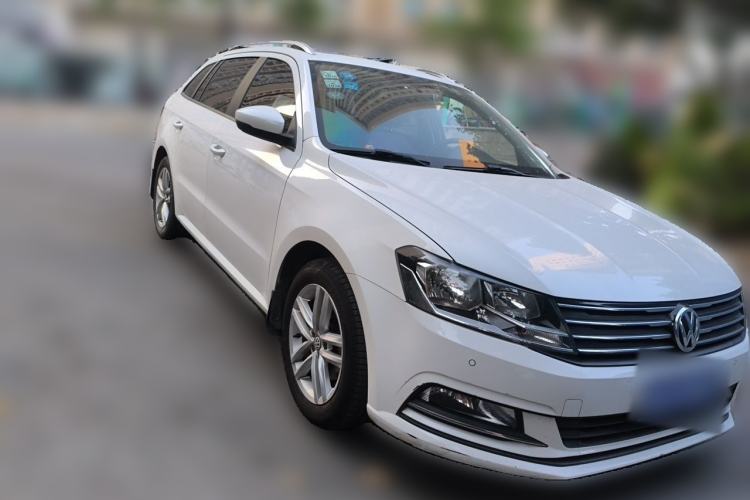 Used Volkswagen Gran Lavida 2015 1.6L Automatic Comfort Edition Front Right 45 Deg
