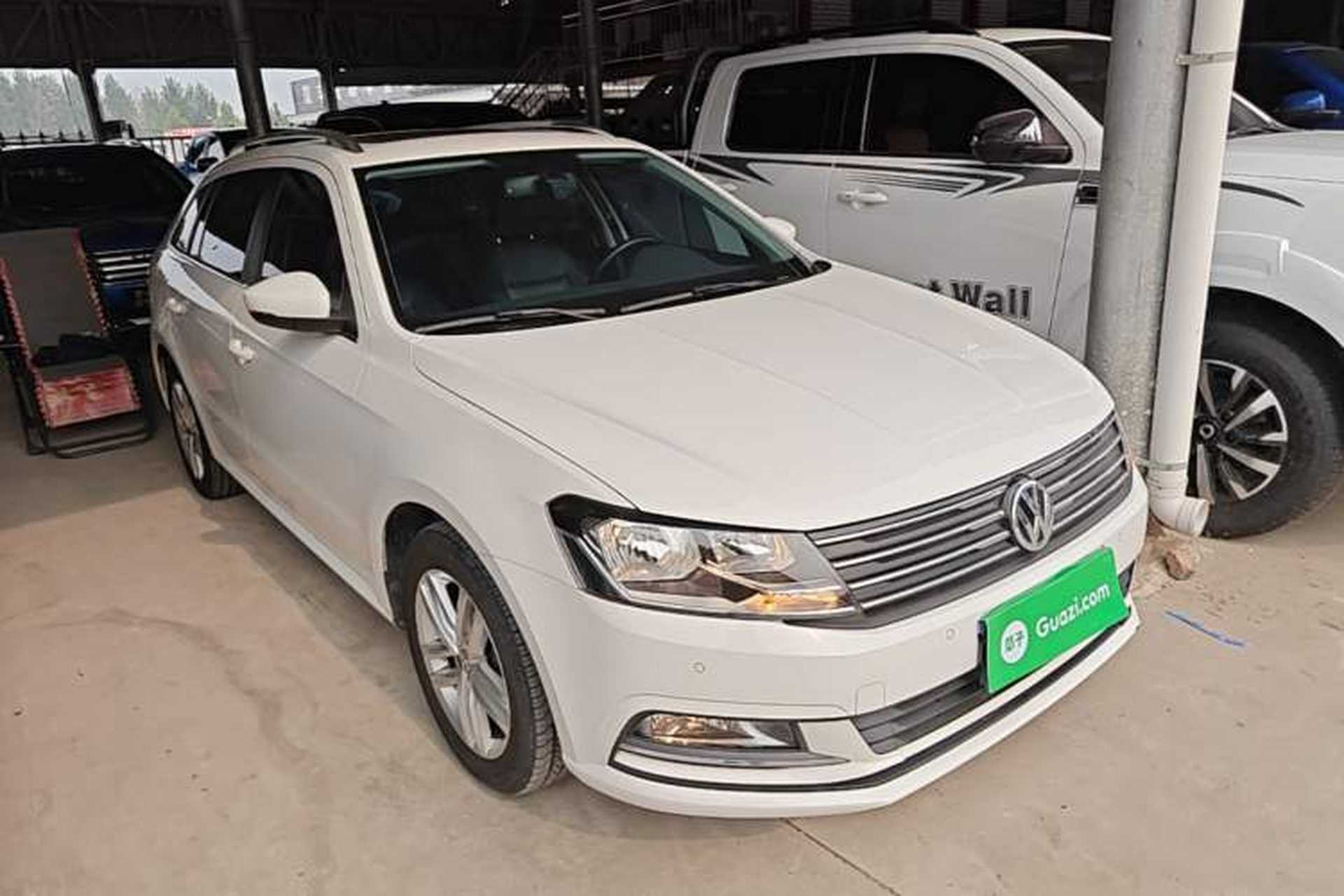 Used Volkswagen Gran Lavida 2015 230TSI DSG Comfort Edition Front Right 45 Deg