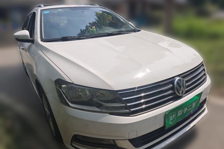 Used Volkswagen Gran Lavida 2015 1.6L Automatic Comfort Edition Front Right 45 Deg