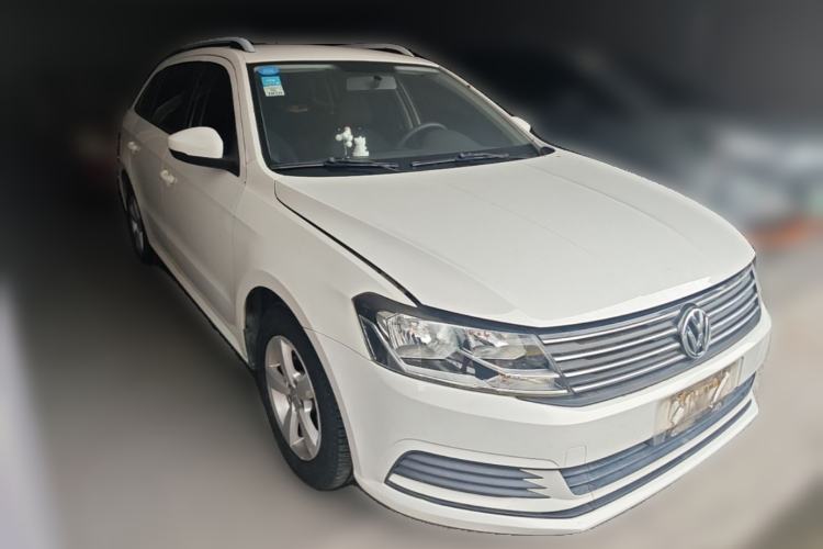 Used Volkswagen Gran Lavida 2015 1.6L Automatic Fashion Edition Front Right 45 Deg
