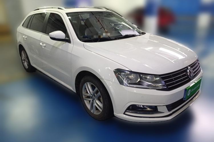 Used Volkswagen Gran Lavida 2015 1.6L Automatic Comfort Edition Front Right 45 Deg