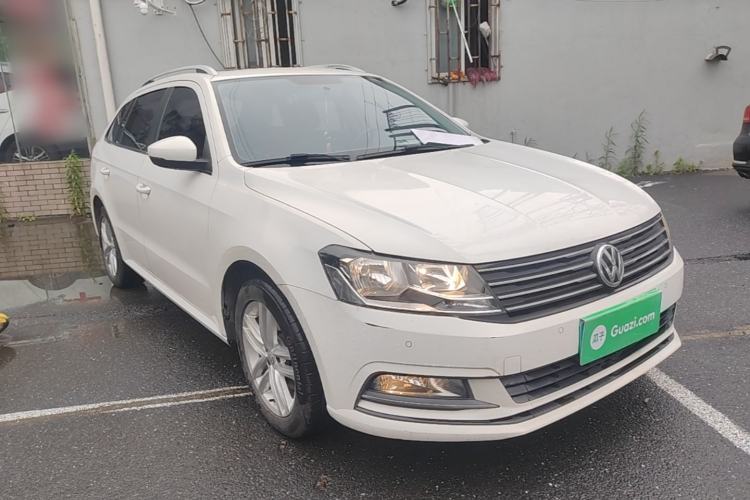 Used Volkswagen Gran Lavida 2015 1.6L Automatic Comfort Edition Front Right 45 Deg