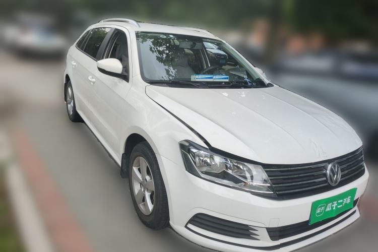 Used Volkswagen Gran Lavida 2015 1.6L Automatic Fashion Edition Front Right 45 Deg