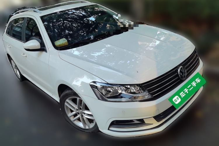 Used Volkswagen Gran Lavida 2015 1.6L Manual Comfort Edition Front Right 45 Deg